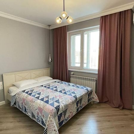 Ernaz Plus Apartments: Sauran-Towers Astana Bagian luar foto
