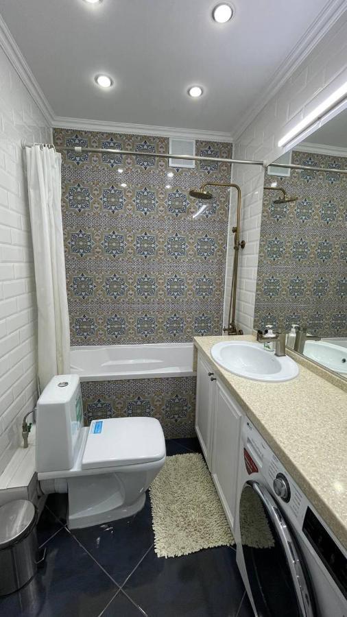 Ernaz Plus Apartments: Sauran-Towers Astana Bagian luar foto