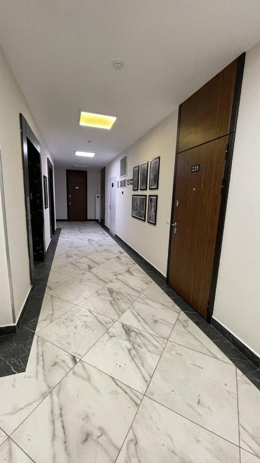 Ernaz Plus Apartments: Sauran-Towers Astana Bagian luar foto